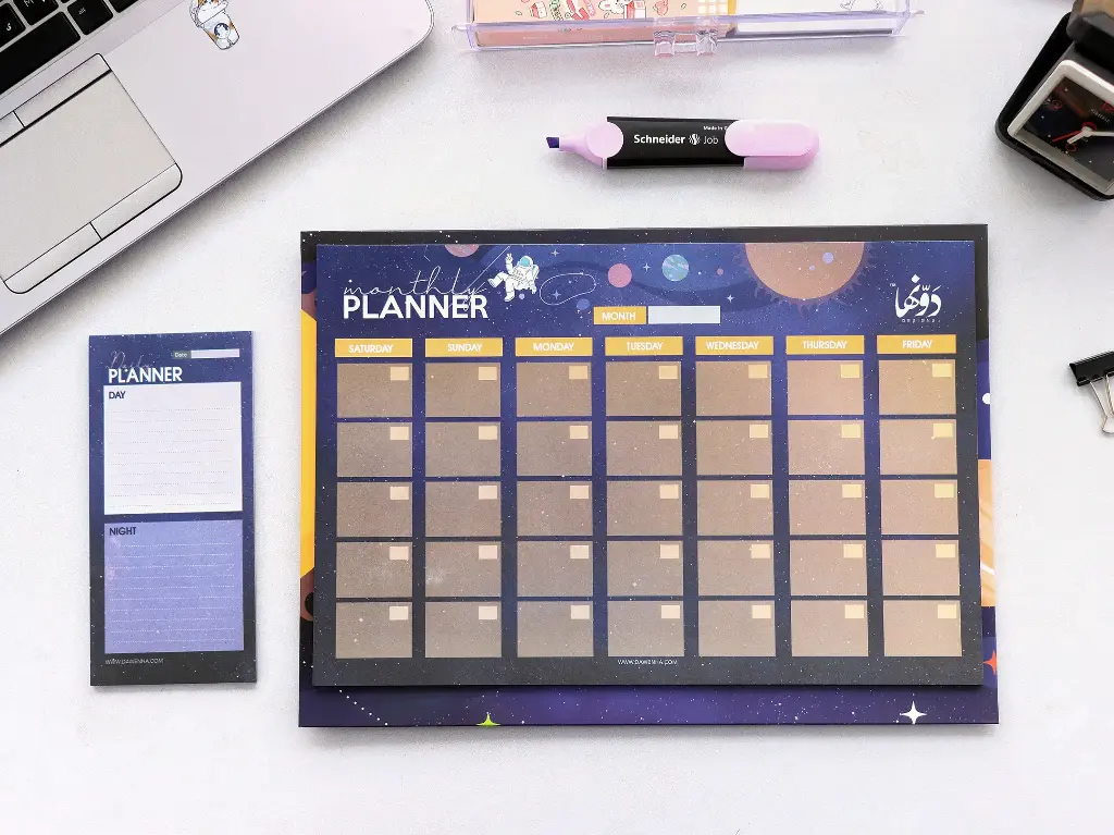 desk calendar - spaceship